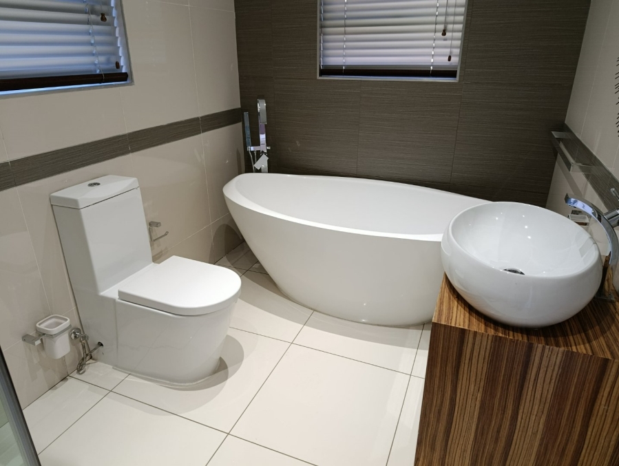 5 Bedroom Property for Sale in Kiepersol Free State